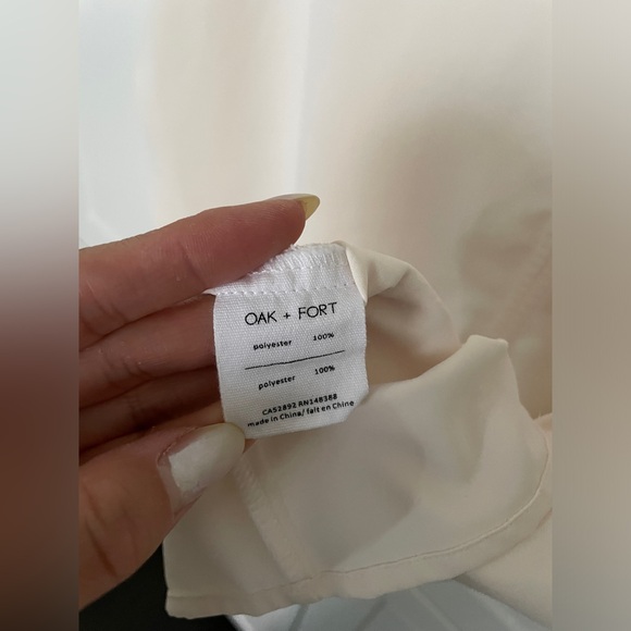 Oak and Fort Satin V-Neck Shirt - Picture 4 of 4